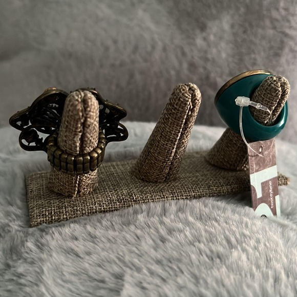 Bundle of Two Cocktail Statement Rings Size 7 - Picture 2 of 9